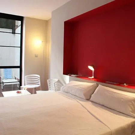 Ciutat Vella 3*